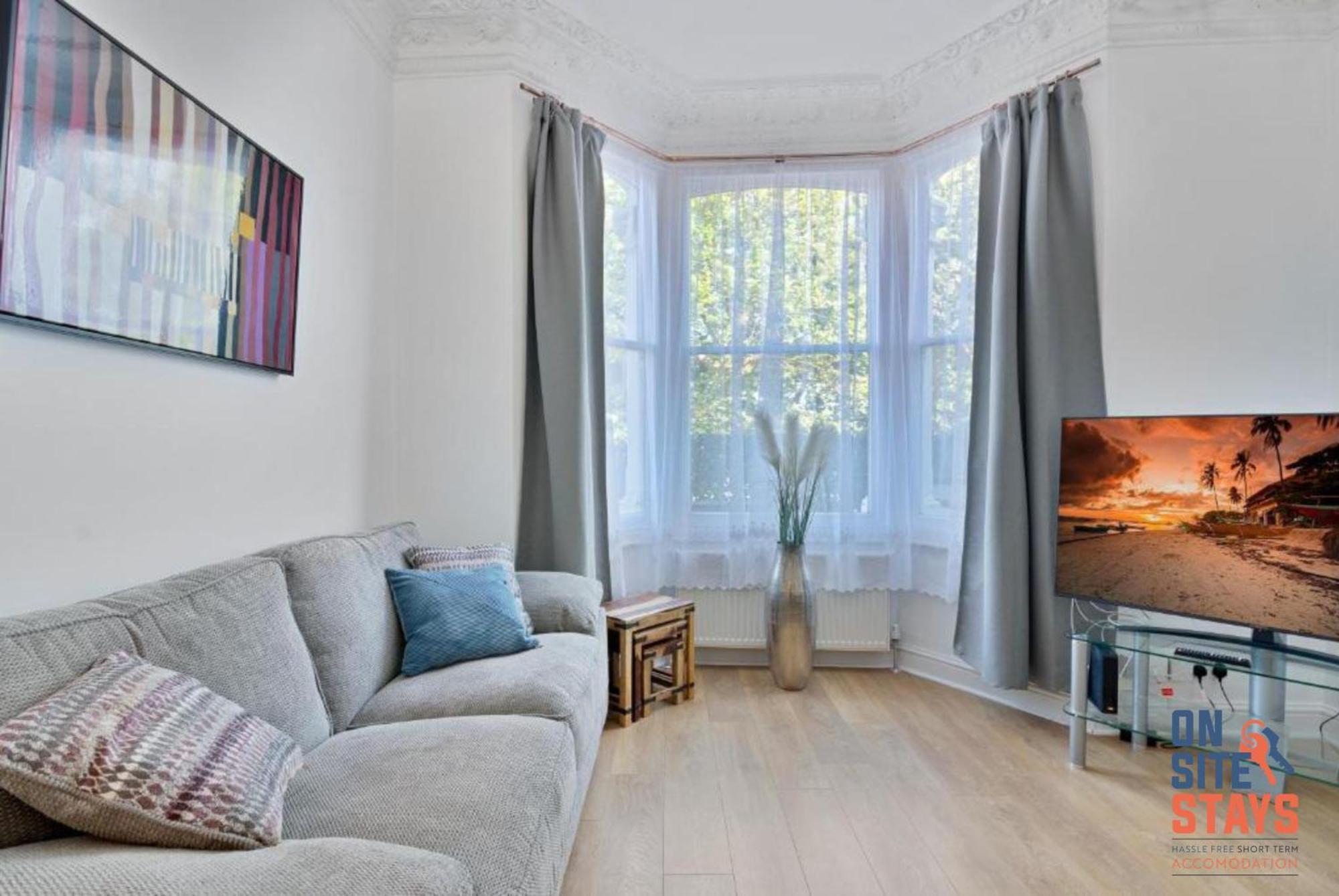 Onsitestays - Tranquil 2 Bedroom Apartment With Large Kitchen, Private Garden Near Wimbledon Station Londres Extérieur photo