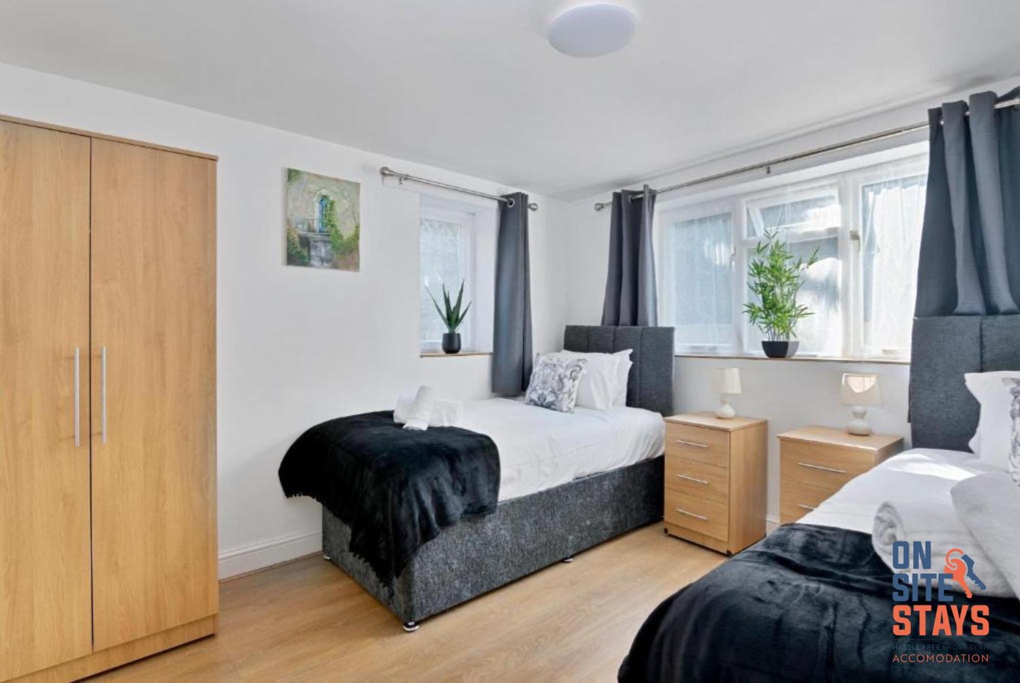 Onsitestays - Tranquil 2 Bedroom Apartment With Large Kitchen, Private Garden Near Wimbledon Station Londres Extérieur photo
