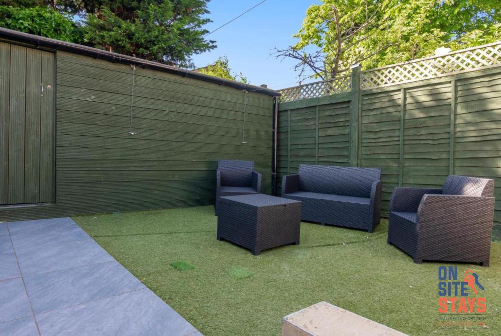 Onsitestays - Tranquil 2 Bedroom Apartment With Large Kitchen, Private Garden Near Wimbledon Station Londres Extérieur photo