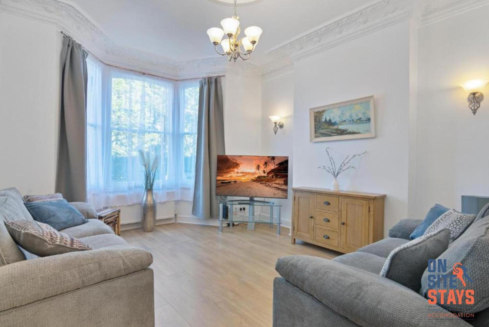 Onsitestays - Tranquil 2 Bedroom Apartment With Large Kitchen, Private Garden Near Wimbledon Station Londres Extérieur photo