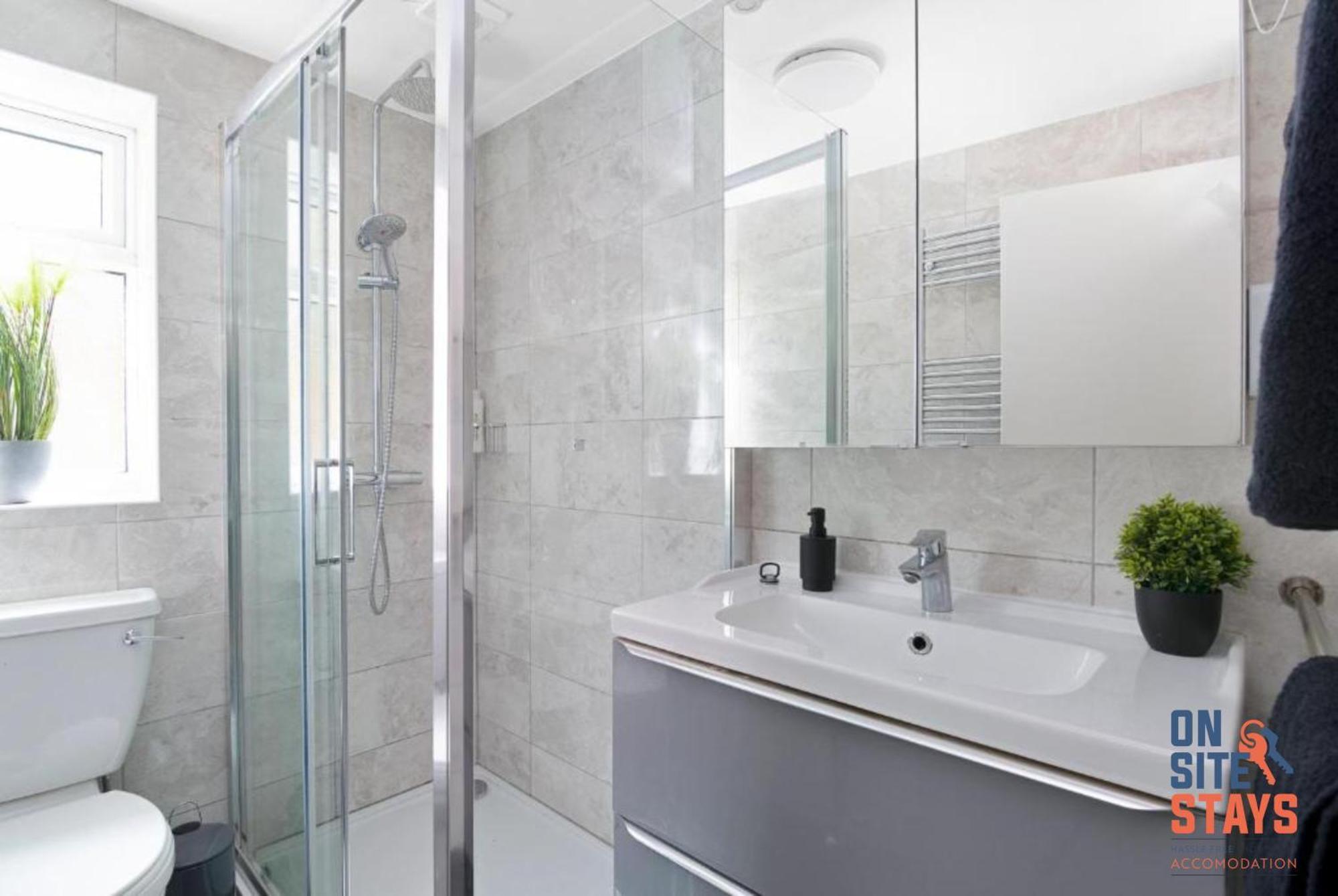 Onsitestays - Tranquil 2 Bedroom Apartment With Large Kitchen, Private Garden Near Wimbledon Station Londres Extérieur photo