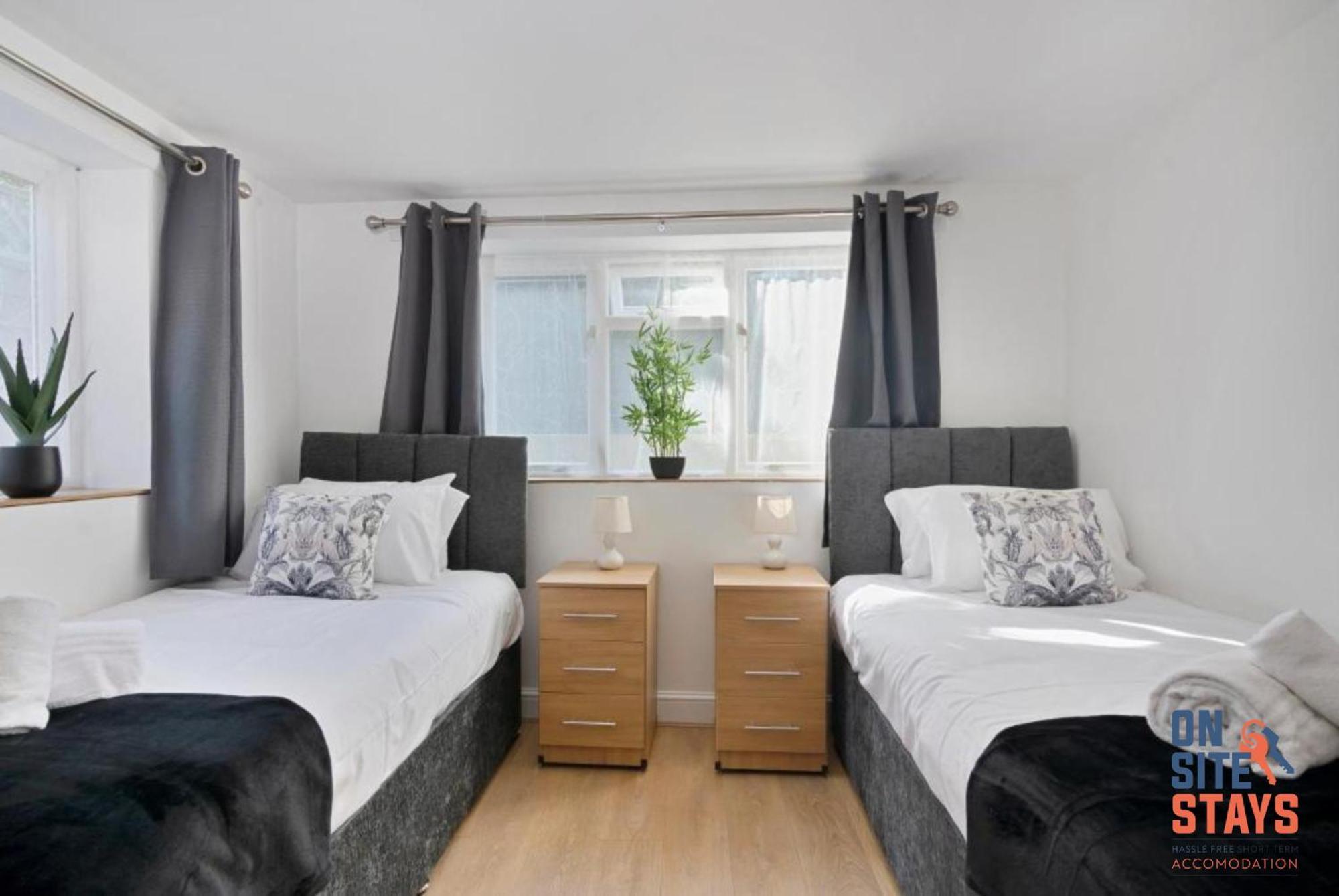 Onsitestays - Tranquil 2 Bedroom Apartment With Large Kitchen, Private Garden Near Wimbledon Station Londres Extérieur photo