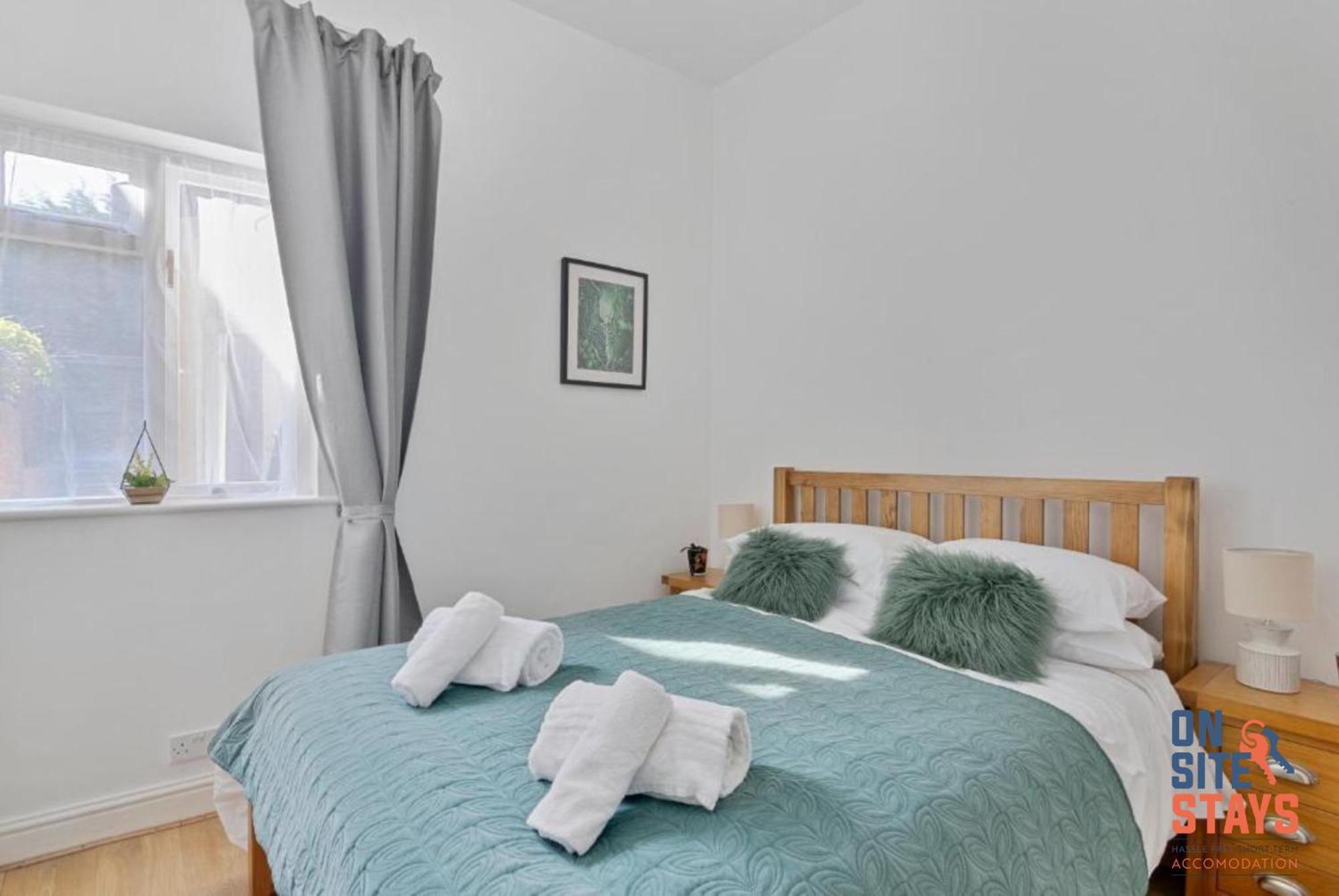 Onsitestays - Tranquil 2 Bedroom Apartment With Large Kitchen, Private Garden Near Wimbledon Station Londres Extérieur photo