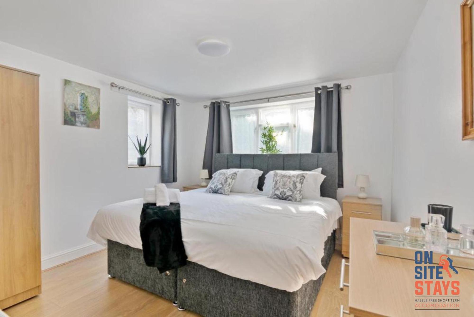 Onsitestays - Tranquil 2 Bedroom Apartment With Large Kitchen, Private Garden Near Wimbledon Station Londres Extérieur photo
