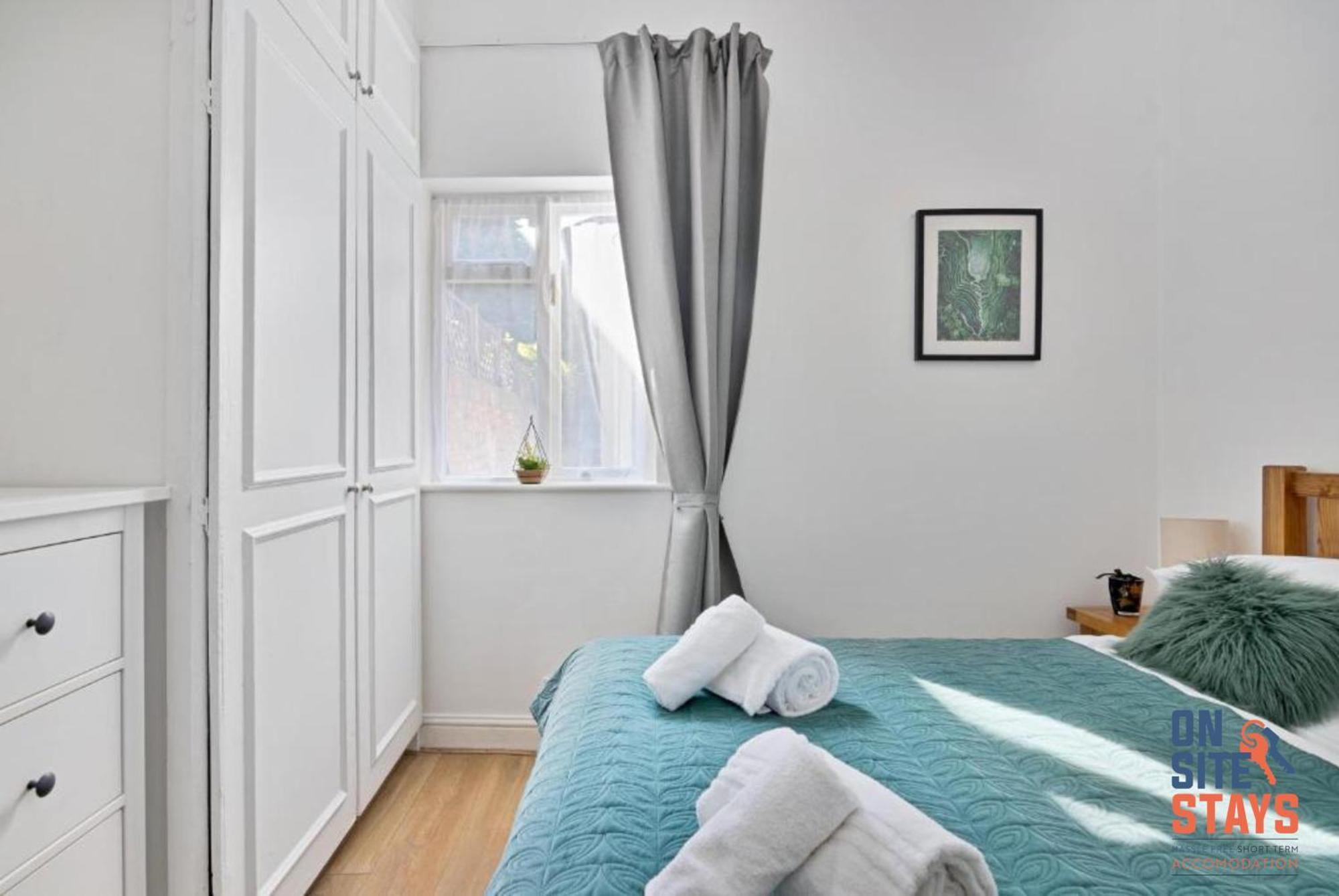 Onsitestays - Tranquil 2 Bedroom Apartment With Large Kitchen, Private Garden Near Wimbledon Station Londres Extérieur photo